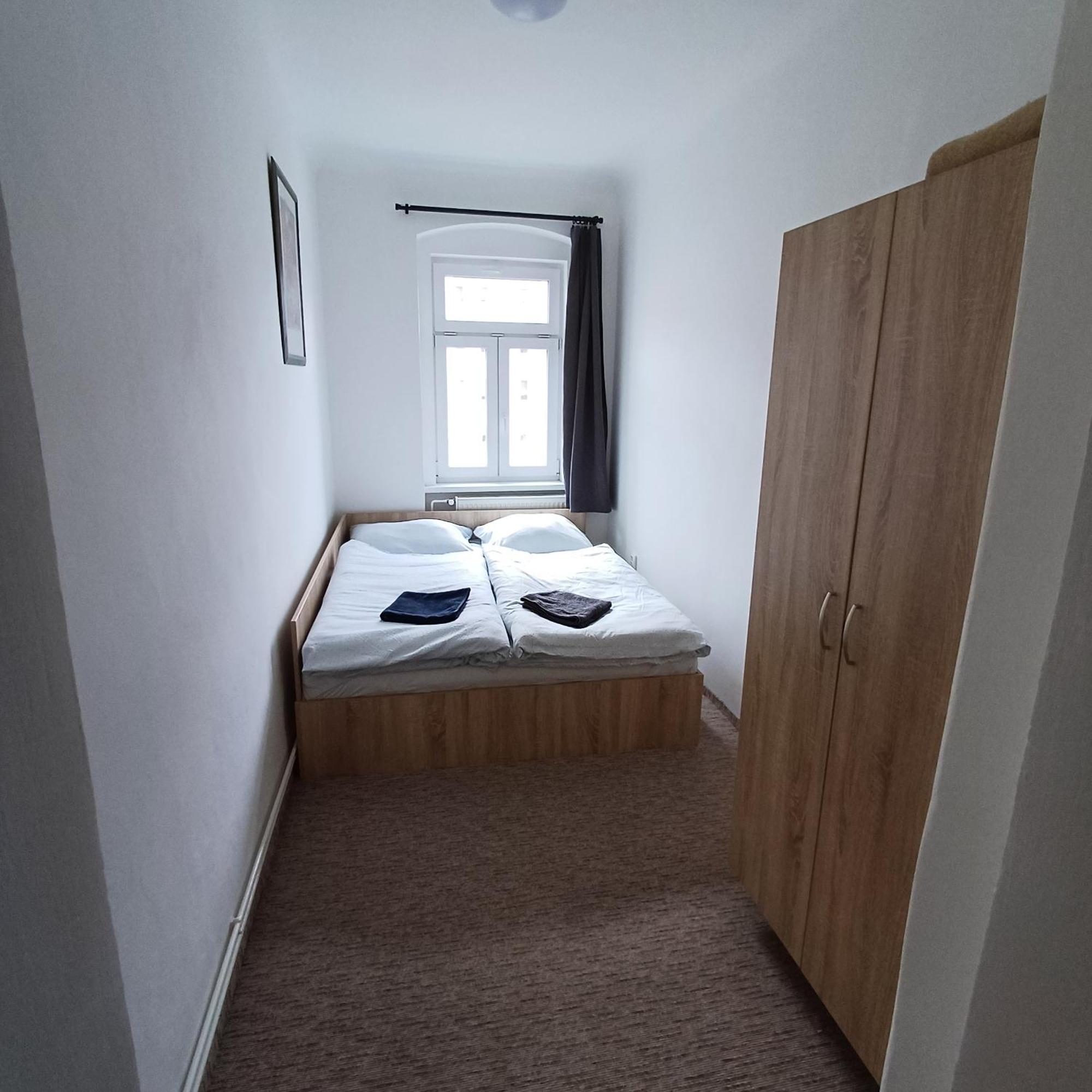 Ap 5 Alice Near Springs - 4 Rooms 卡罗维发利 外观 照片